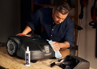Image of Husqvarna Robotmaaier Reinigings- en Onderhoudskit