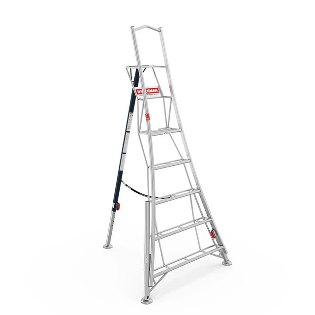 Product image 1 of Henchman Volledig Verstelbare Driepootladder - 2,4 meter - 5 Treden