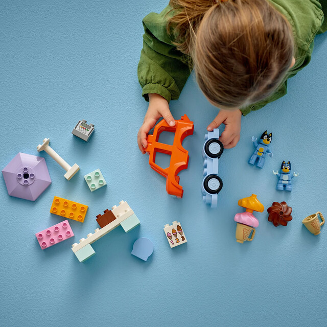 Product image 1 of Lego 10458 Duplo Bluey Ijsje Halen