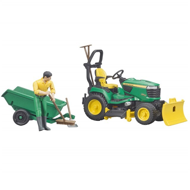 Product image 1 of Bruder 62104 - John Deere Zitmaaier Met Aanhanger En Tuinman